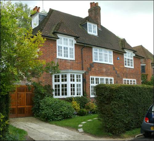 01 Morland Close a